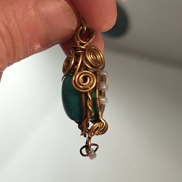 🇨🇦Beautiful wire wrapped turquoise pendant - Picture 4 of 4